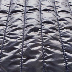 RESTST�CK 10 cm Steppstoff Streifen wattiert matt gl�nzend, dunkelblau