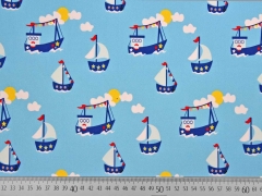 Baumwollstoff Segelboote Wolken Hilco Cozy Boats, hellblau