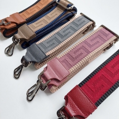 Taschengurt grafisches Muster - ecrue gr�n- gr�nes Leder - gold Schnallen
