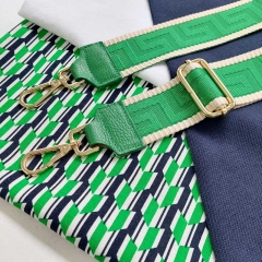 RESTST�CK 50 cm Viskosestoff mit Stretch Blusenstoff grafisches Muster, gr�n wei� dunkelblau