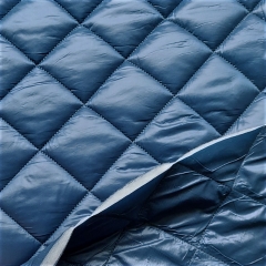 RESTST�CK 63 cm Steppstoff Rauten wattiert matt gl�nzend, dunkles indigoblau