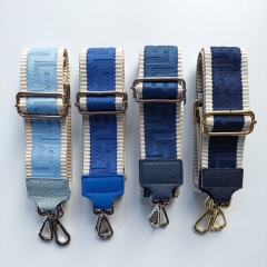 Taschengurt Taschenriemen grafisches Muster 3D ecrue dunkelblau -dunkelblaues Leder- goldene Schnallen