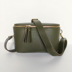 Ledertasche rechteckig mit Lederriemen - army grn -gold Schnallen