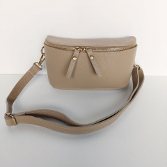 Ledertasche rechteckig mit Lederriemen - beige -gold Schnallen