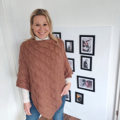 Poncho Strickstoff Zopfmuster Cape Umhang elegant klassisch, Havanna braun