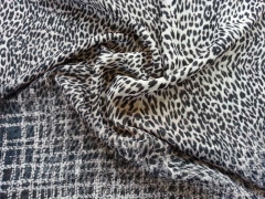 RESTST�CK 150 cm Luftig leichter Chiffon Animalprint - schwarz beige