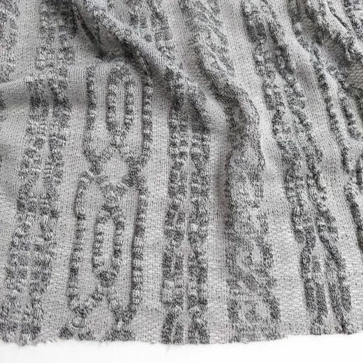 Strickstoff mit Zopfmuster leicht, grau steingrau