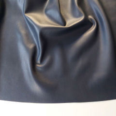 Lederimitat mit Wildleder-Imitat Rcken elastisch, matt dunkelblau