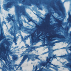 Baumwollstoff mit Stretch Batik Look, jeansblau weiß