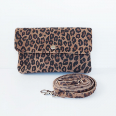 Wildleder-Umhngetasche Clutch kleines Leomuster rechteckig, braun schwarz braun