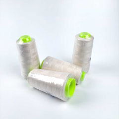 Overlockgarn 4 Rollen, cremewei�