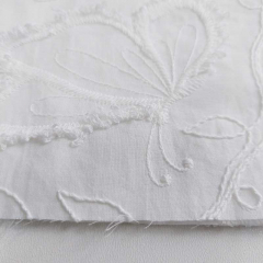 RESTST�CK 50 cm bestickter Baumwollstoff Schmetterling Stickerei, cremewei�