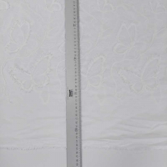 RESTST�CK 50 cm bestickter Baumwollstoff Schmetterling Stickerei, cremewei�