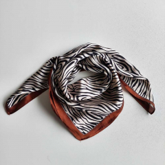 Halstuch Zebramuster quadratisch Schal Bandana Tuch - braun ecrue schwarz