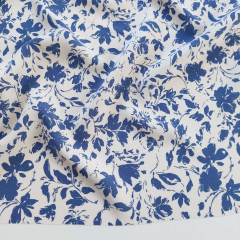 Viskose Stoff Bl�tter Druck Blusenstoff Webware, jeansblau cremewei�