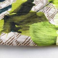RESTST�CK 50 cm Viskose Krepp Stoff Blumen Bl�tter, limegreen hellbeige