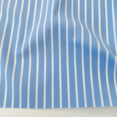 Baumwollstoff mit Stretch schmale Streifen, blau wei�