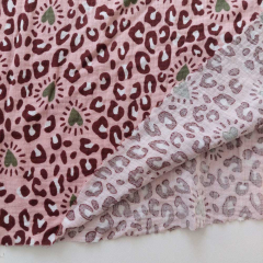 RESTST�CK 42 cm Musselin Stoff Leo Herzen rosa Double Gauze Leopardenmuster Meterware
