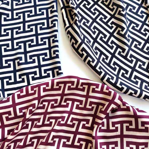 Viskose Satin Labyrinthmuster, Burgundy Hellbeige