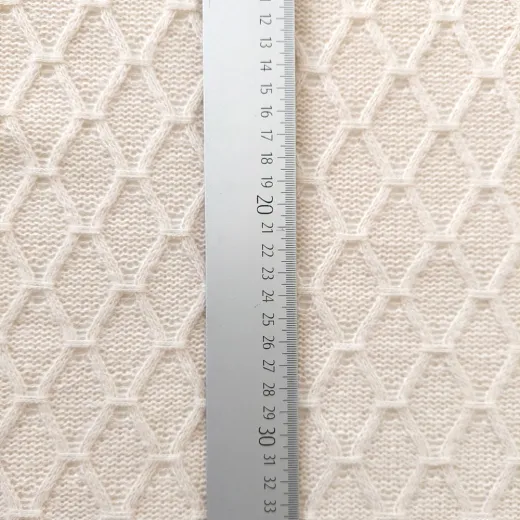 Strickstoff Gitternetzmuster Meterware, wollwei�