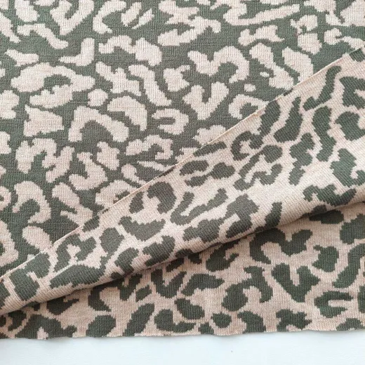 Doubleface Strickstoff Leopardenmuster Jacquard beige armygr�n