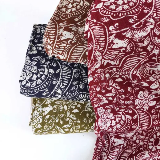 Viskose Crepe Stoff Blumen - Bordeaux Wei�
