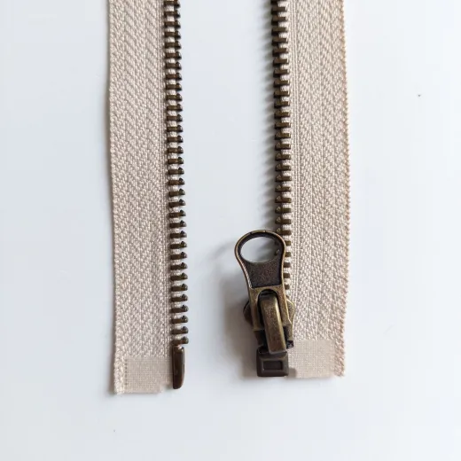 Teilbarer Rei�verschluss Metall Messing 65 cm Hellbeige #707 - f�r Jacken