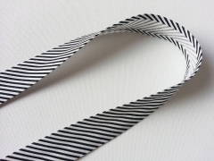 Gestreiftes Schrägband aus Baumwolle, schwarz-weiß