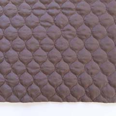 Steppstoff Meterware Tropfen wattiert wasserabweisend, dunkelbraun