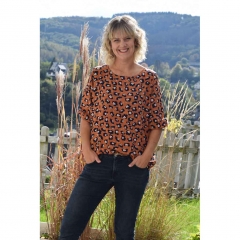 Papierschnittmuster weite Bluse mit gerafftem �rmelsaum FRAU HOLLY Studio Schnittreif