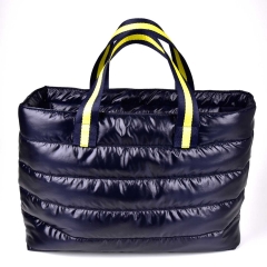 RESTST�CK 26 cm Steppstoff Streifen wattiert matt gl�nzend, dunkelblau