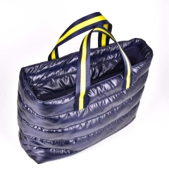 RESTST�CK 26 cm Steppstoff Streifen wattiert matt gl�nzend, dunkelblau