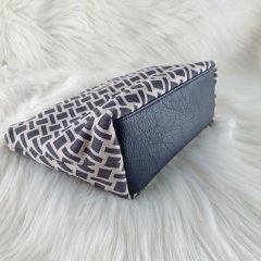 Wildlederimitat Quadrate Rechtecke grafisch Fake Suede, blaugrau cremewei�