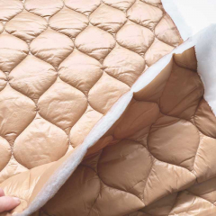 Steppstoff gro�e Tropfen wattiert matt gl�nzend, hellbraun