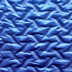 Steppstoff wattiert grafisches Muster matt gl�nzend, mittelblau/kobaltblau