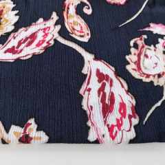 Viskose Borkenkrepp Blusenstoff Blumen Paisleymuster,rot wei� dunkelblau