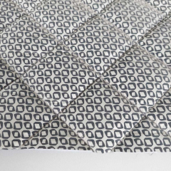 RESTST�CK 50 cm Steppstoff abstrakte Kringel wattiert, grau cremewei�