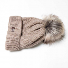 M�tze Strickstoff Kn�pfmuster mit Fellbommel - taupe