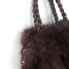 Fake Fur Felltasche geflochtene Griffe gold Kette flauschig weich uni, dunkelbraun