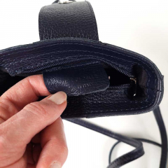 Ledertasche rechteckig hochkant - dunkelblau - Made in Italy