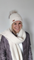 M�tze Strickstoff Kn�pfmuster mit Fellbommel - grau meliert