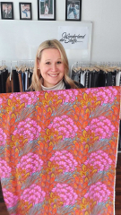 RESTST�CK 144 cm Viskose Satin Webware Blumen Korallen seidig gl�nzend, orange braun
