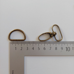 Taschenzubeh�r Set D-Ringe Karabiner Schieber 25 mm, gold