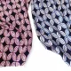 Viskose Satin Stoff Retromuster rauchblau helltaupe schwarz