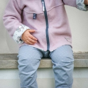 RESTST�CK 28 cm Jerseystoff Hasengesichter Blumen, rosa grau hellgrau