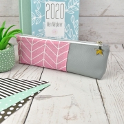 RESTST�CK 50 cm Kunstleder Lederimitat f�r Taschen gepr�gte Optik, Betongrau