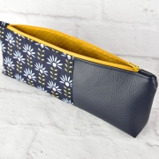 RESTST�CK 50 cm Kunstleder Lederimitat f�r Taschen gepr�gte Optik, dunkelblau