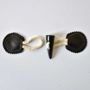 1 Knebelverschluss Dufflecoat Knopf Lederimitat Baumwollkordel, schwarz