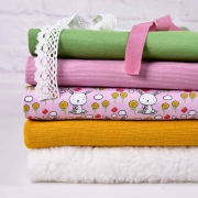 Jerseystoff Hasen Blumen Schmetterlinge, rosa