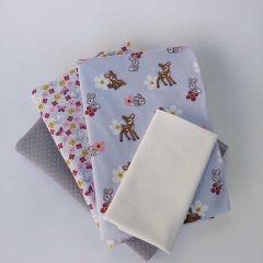 Jerseystoff kleine Rehe Hasen Blumen, flieder
